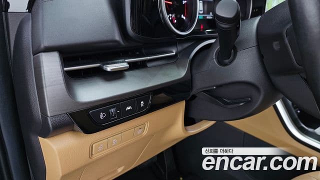 Kia Carnival 2021 — Şəkil 16/20