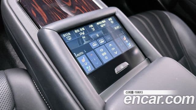 Lexus LS500 2021 — фото 16 из 20