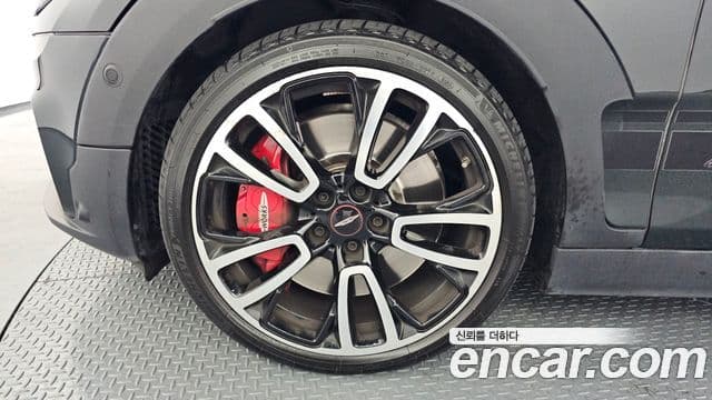 Mini Cooper S Clubman 2023 — фото 5 из 20