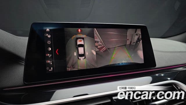 BMW 5 Series 2019 — ფოტო 15/20
