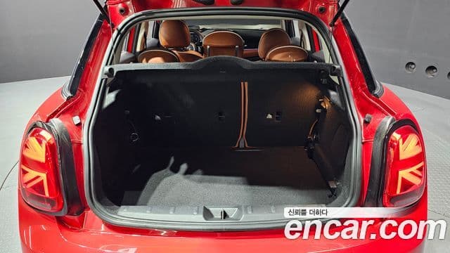 Mini Cooper S 2023 — фото 20 из 20