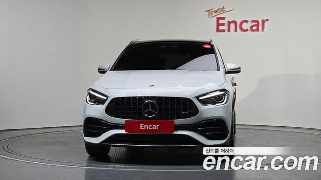 Mercedes-Benz GLA-Class 2023 — Фото 2/20