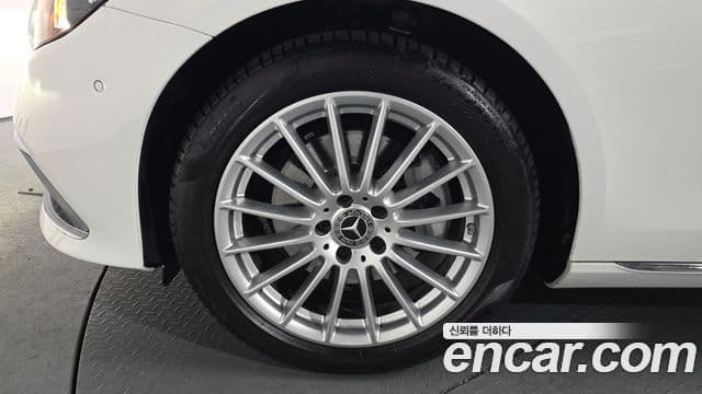 Mercedes-Benz E-Class 2022 — фото 5 из 20