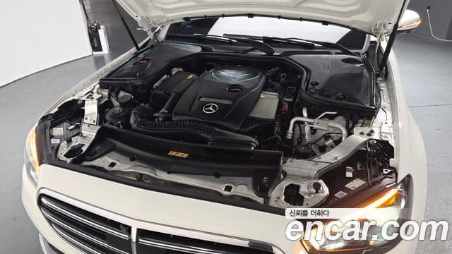 Mercedes-Benz E-Class 2022 — фото 6 из 20