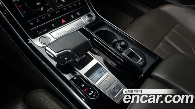 Audi A8 2021 — Şəkil 9/20