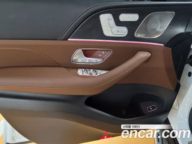 Mercedes-Benz GLE-Class 2025 — ფოტო 19/20