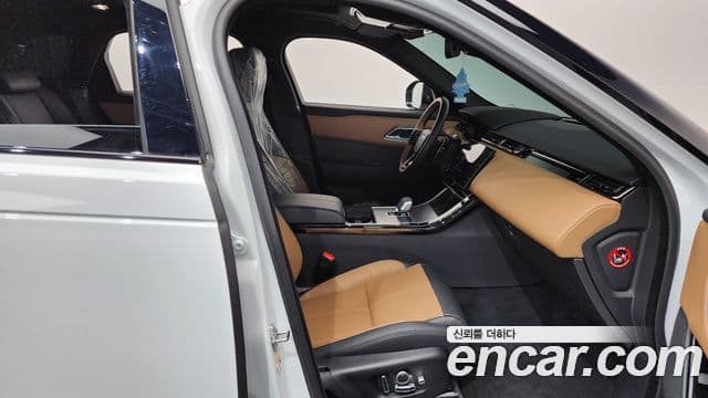 Land Rover Range Rover Velar 2025 — фото 11 из 20