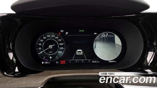 Kia K5 2021 — ფოტო 8/20
