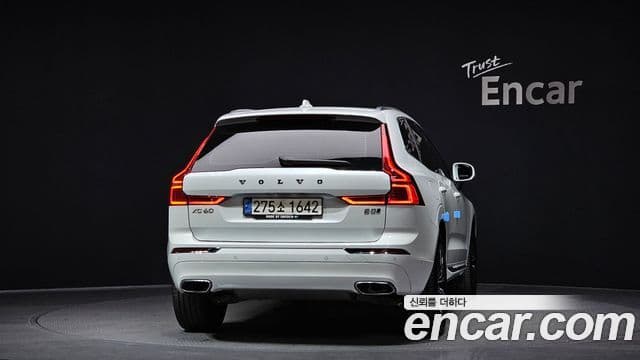 Volvo XC60 2021 — фото 4 из 20