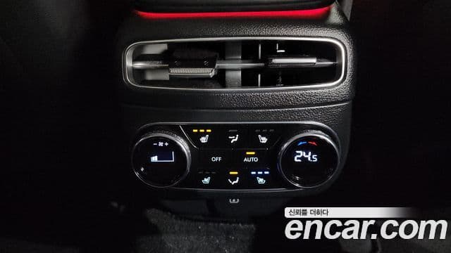Genesis GV70 2023 — ფოტო 19/20