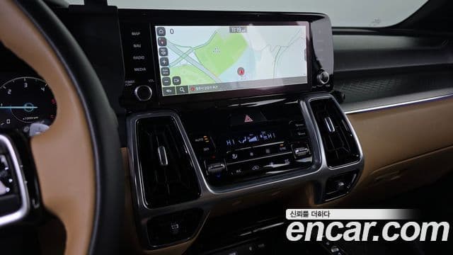 Kia Sorento 2022 — ფოტო 13/20