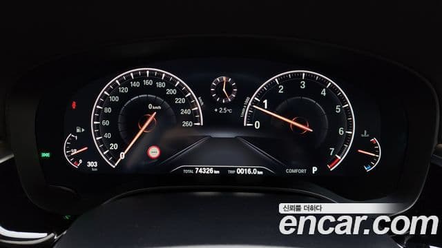 BMW 5 Series 2019 — фото 8 из 20