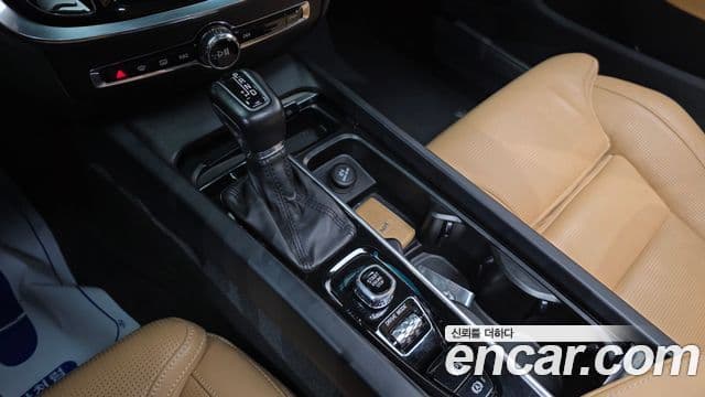 Volvo S60 2019 — Şəkil 9/20