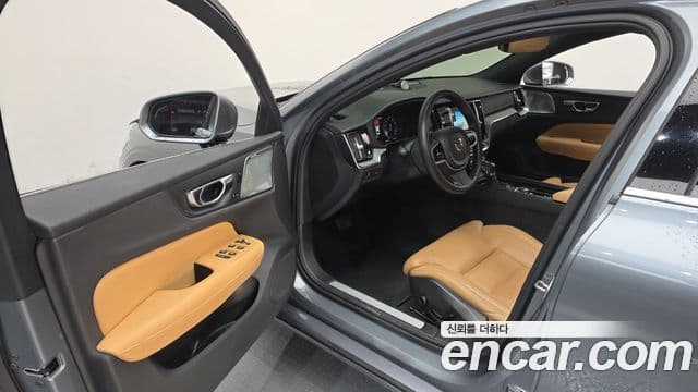 Volvo S60 2019 — Şəkil 11/20