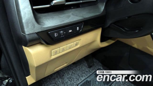 Kia Carnival 2023 — Şəkil 17/20