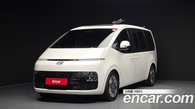 Hyundai Staria 2021 — Фото 1/20