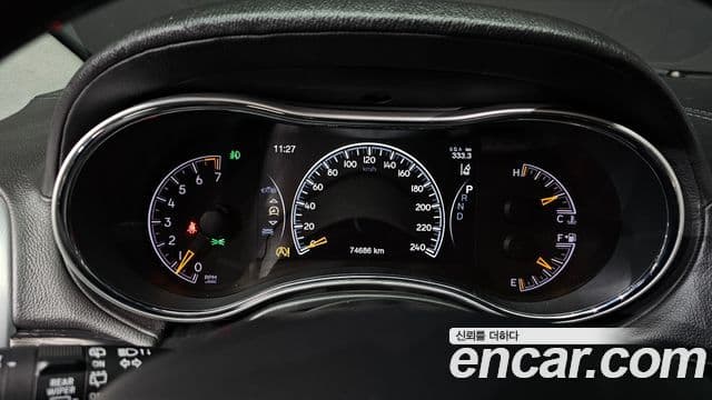 Jeep Grand Cherokee 2020 — ფოტო 8/20