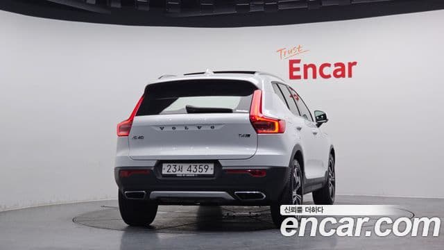Volvo XC40 2019 — Şəkil 3/20