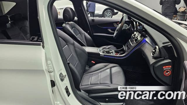Mercedes-Benz C-Class 2019 — фото 10 из 20