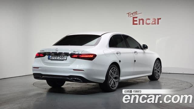 Mercedes-Benz E-Class 2020 — фото 2 из 20