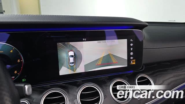 Mercedes-Benz E-Class 2020 — фото 16 из 20