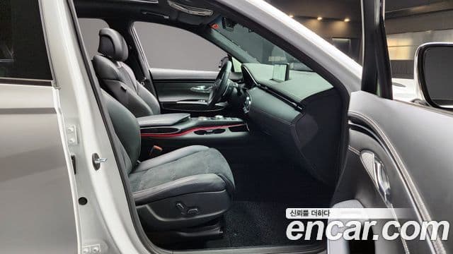 Genesis GV70 2023 — ფოტო 3/20