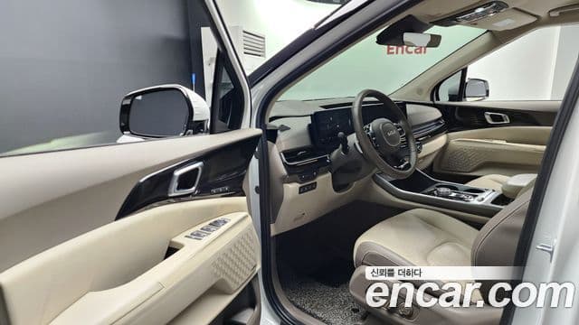 Kia Carnival 2024 — фото 10 из 20
