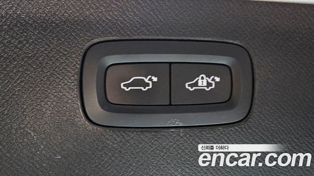 Volvo XC90 2021 — ფოტო 20/20