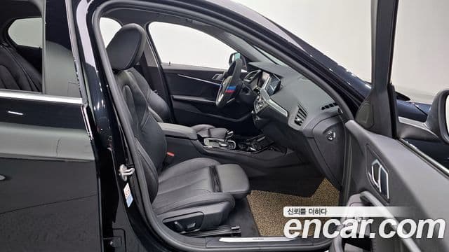 BMW 1 Series 2022 — ფოტო 8/20