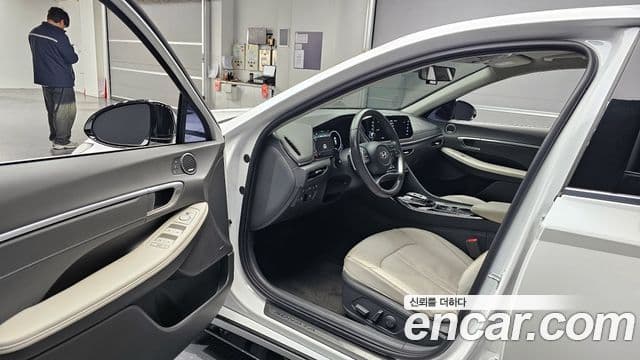 Hyundai Sonata 2021 — фото 10 из 20