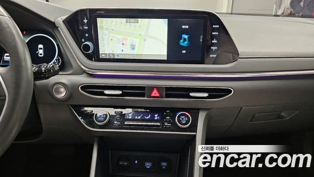 Hyundai Sonata 2021 — ფოტო 19/20