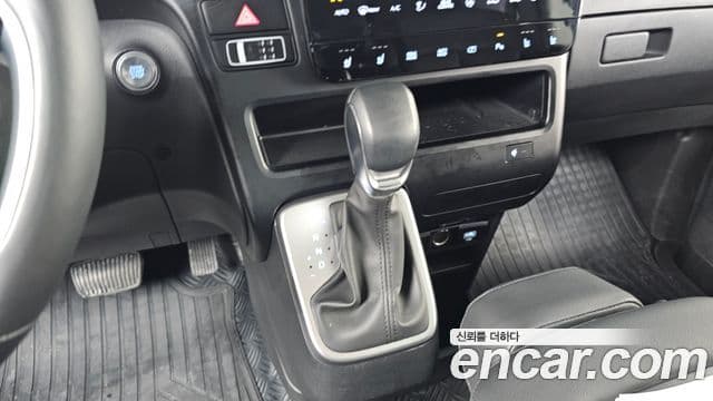Hyundai Staria 2024 — ფოტო 4/20