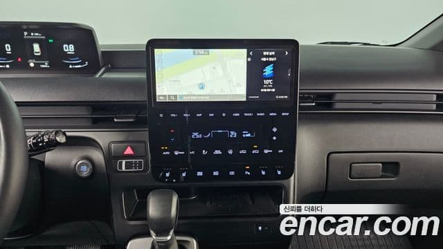 Hyundai Staria 2024 — ფოტო 19/20