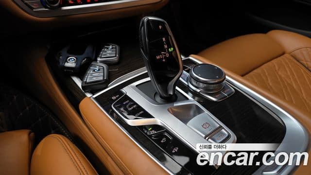 BMW 7 Series 2019 — фото 9 из 20
