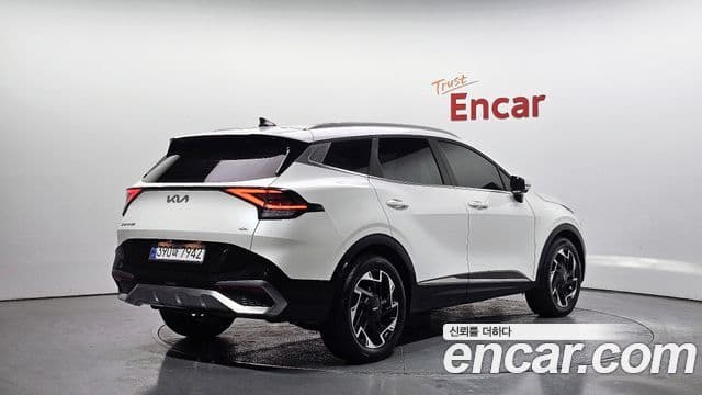 Kia Sportage 2021 — ფოტო 2/20