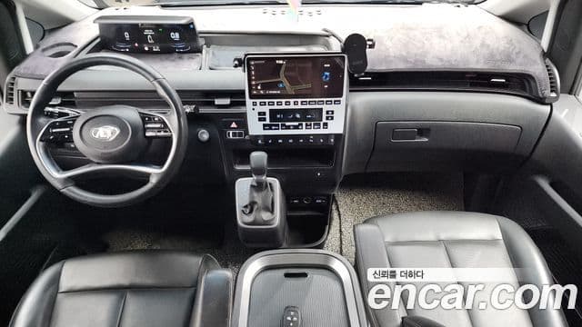 Hyundai Staria 2021 — ფოტო 9/20
