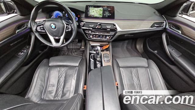 BMW 5 Series 2018 — ფოტო 7/20
