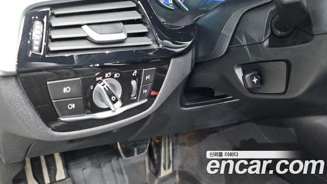 BMW 5 Series 2018 — ფოტო 12/20