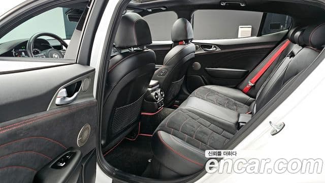 Kia Stinger 2021 — Şəkil 10/20