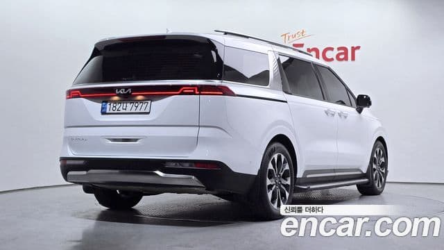Kia Carnival 2022 — ფოტო 2/20
