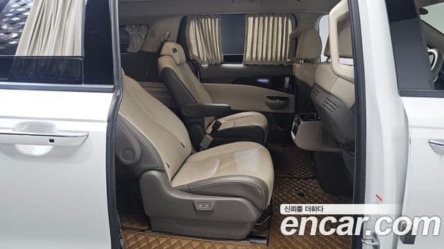 Kia Carnival 2023 — Şəkil 12/20