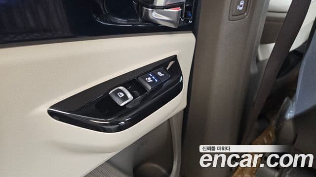 Kia Carnival 2023 — Şəkil 18/20