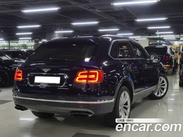 Bentley Bentayga 2020 — фото 2 из 17