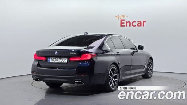 BMW 5 Series 2021 — ფოტო 2/20