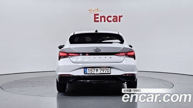 Hyundai The New Avante Hybrid 2021 — Photo 17/20