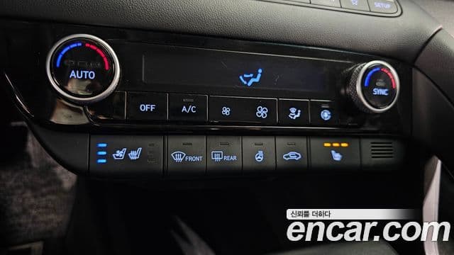 Hyundai The New Avante Hybrid 2021 — Photo 9/20