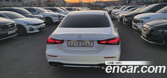 Mercedes-Benz E-Class 2023 — Photo 19/20