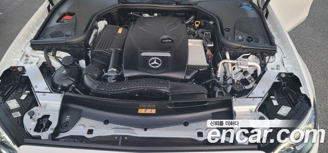 Mercedes-Benz E-Class 2023 — Photo 5/20