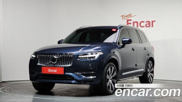 Volvo XC90 2022 — ფოტო 1/20