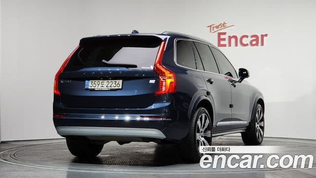 Volvo XC90 2022 — ფოტო 2/20